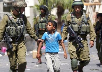 مؤسسات حقوقية: الإحتلال اعتقل 490 فلسطينيا بينهم 76 طفلا الشهر الماضي