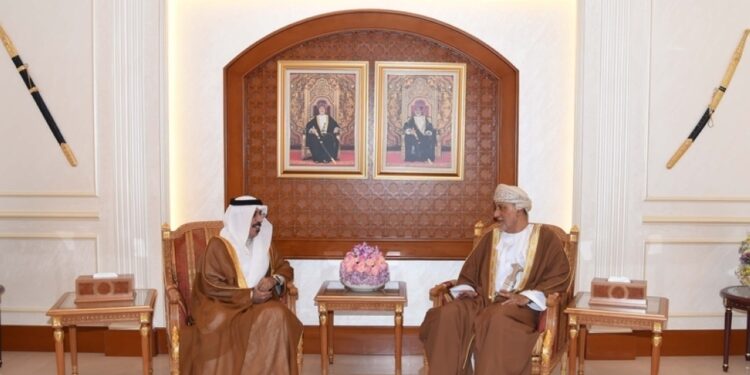 نيابةً عن جلالته.. سمو السيد نائب رئيس الوزراء لشؤون الدفاع يستقبل السفير الإماراتي 1 نيابةً عن جلالته.. سمو السيد نائب رئيس الوزراء لشؤون الدفاع يستقبل السفير الإماراتي