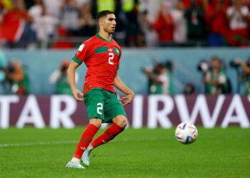 صديقا الأمس حكيمي ومبابي عدوان في نصف النهائي