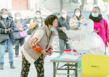 تقرير: مع توقع انتشار أوبئة أخرى .. كوفيد-19 مرض لن يختفي “على الأرجح”