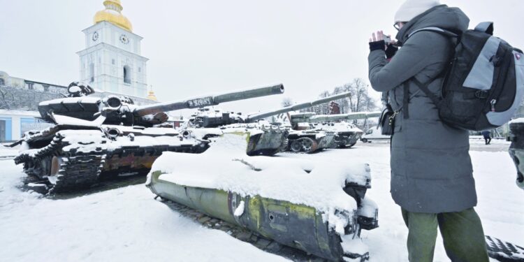 قتال عنيف في شرق اوكرانيا يخلف خسائركبيرة متبادلة والأمم المتحدة تعاين الأضرار