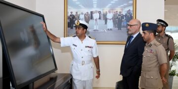 نائب رئيس مندوبية الاتحاد الأوروبي يزور مركز الأمن البحري