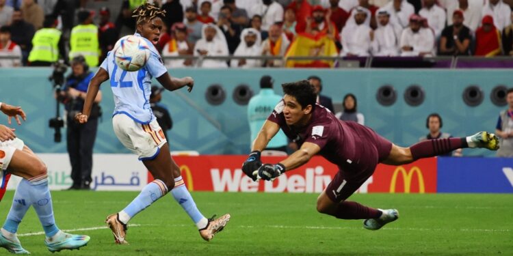 ياسين بونو الحارس الأمين لمنتخب المغرب 1 ياسين بونو الحارس الأمين لمنتخب المغرب