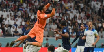 هوغو لوريس حارس عرين فرنسا في مهمة صعبة