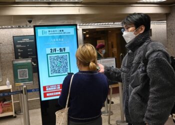 Hong Kong drops curbs on incoming travellers, scraps COVID app