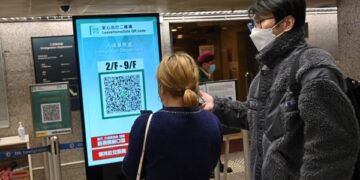 Hong Kong drops curbs on incoming travellers, scraps COVID app