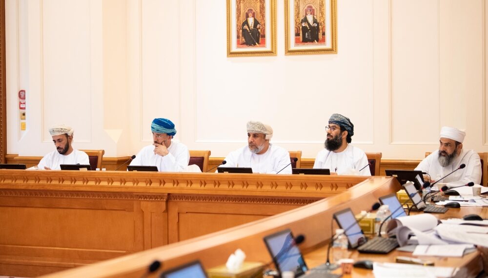 “الشباب والموارد البشرية” بالشورى تناقش مشروع قانون العمل