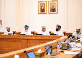 “الشباب والموارد البشرية” بالشورى تناقش مشروع قانون العمل