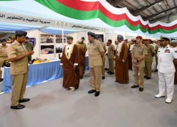 سلاح الجو يحتفل بيوم قوات السلطان المسلحة