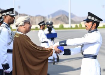 تخريج دفعة جديدة من الشرطة المستجدين بأكاديمية نزوى