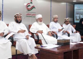 استعراض التجربة السياسية لأهل العقد والحل في تاريخ عمان