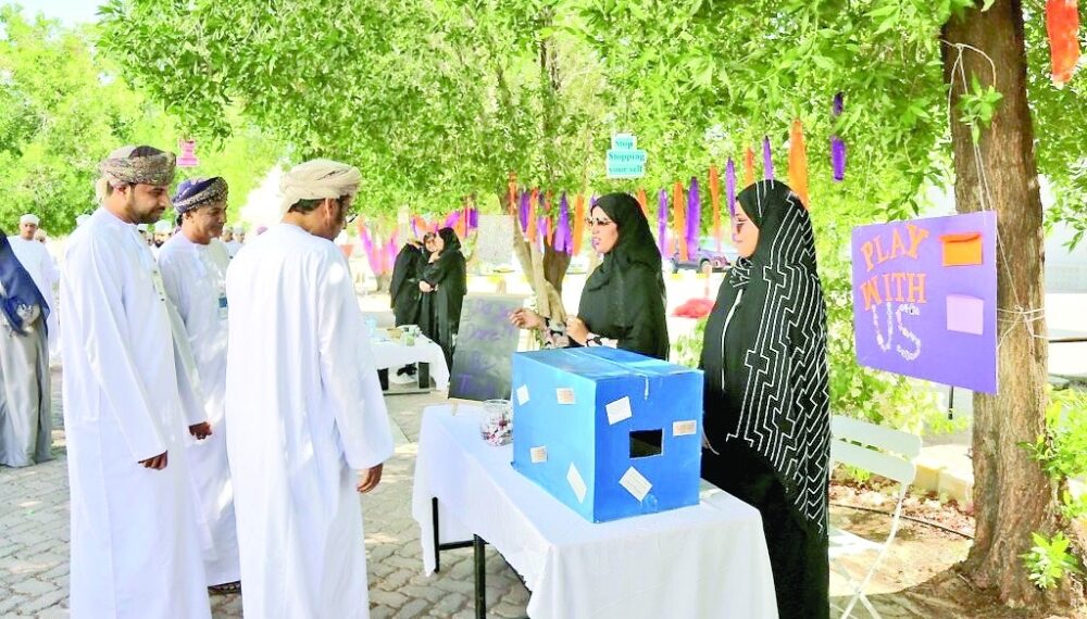 مهارات ومشاريع طلابية في اليوم المفتوح لـ”تطبيقية نزوى”