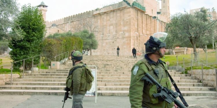 "أونروا" تطالب بدعم مالي بعد تمديد الأمم المتحدة ولايتها ثلاثة أعوام 1 “أونروا” تطالب بدعم مالي بعد تمديد الأمم المتحدة ولايتها ثلاثة أعوام