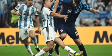 مسي على بعد خطوة لتكريس أسطورته لقيادة الأرجنتين لنهائي المونديال