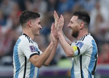 Sublime Messi and Alvarez put Argentina in final