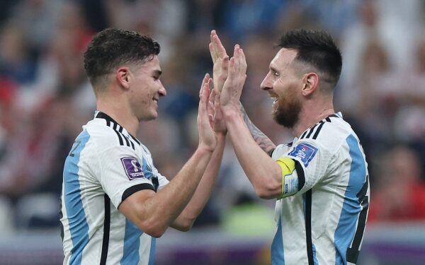 Sublime Messi and Alvarez put Argentina in final