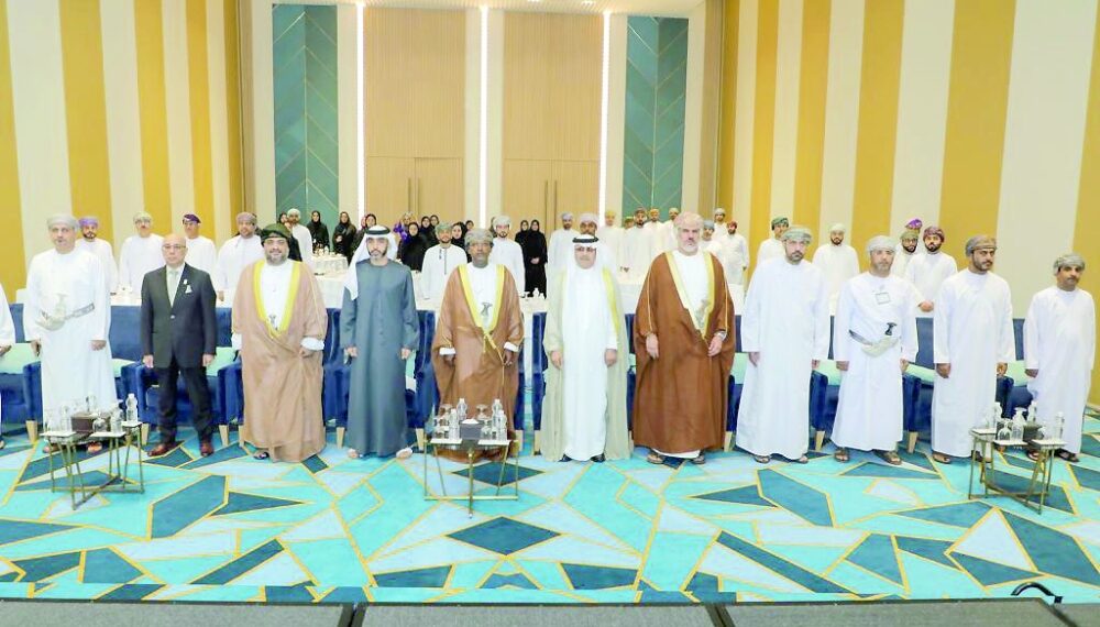 ندوة تعريفية عن جائزة الشارقة في المالية العامة 1 ندوة تعريفية عن جائزة الشارقة في المالية العامة