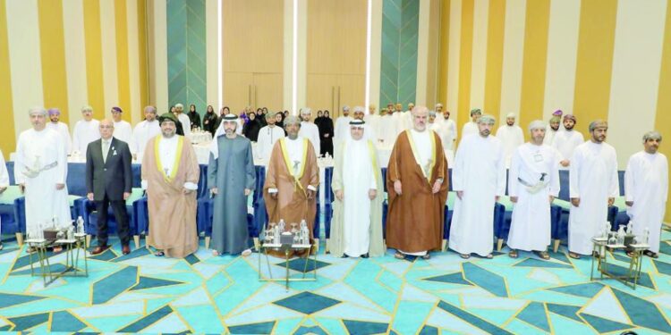 ندوة تعريفية عن جائزة الشارقة في المالية العامة 1 ندوة تعريفية عن جائزة الشارقة في المالية العامة