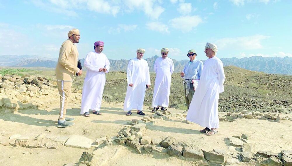 الإطلاع على أعمال التنقيب عن الآثار في "قميراء" بولاية ضنك 1 الإطلاع على أعمال التنقيب عن الآثار في “قميراء” بولاية ضنك