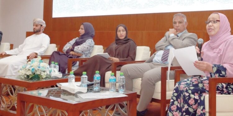 جلسة تناولت الخطاب والمضامين الصحفية وأخرى للتصميم والإخراج 1 جلسة تناولت الخطاب والمضامين الصحفية وأخرى للتصميم والإخراج