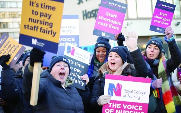 British nurses strike in bitter pay dispute