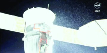 تسرب غامض يلغي عملية سير مركبة ناسا للفضاء