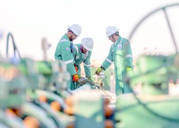 تنظيم العمل في أنشطة التجارة يعزز التعمين ويدعم ريادة الأعمال