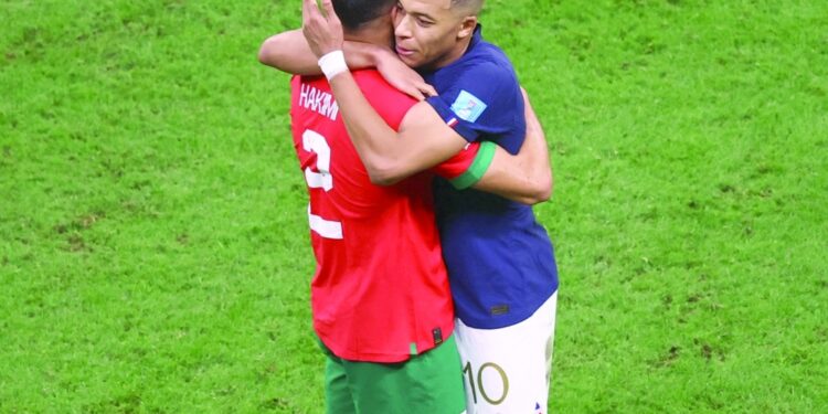 بعد تعليقها 90 دقيقة... صداقة مبابي وحكيمي تتصدر المشهد 1 بعد تعليقها 90 دقيقة… صداقة مبابي وحكيمي تتصدر المشهد