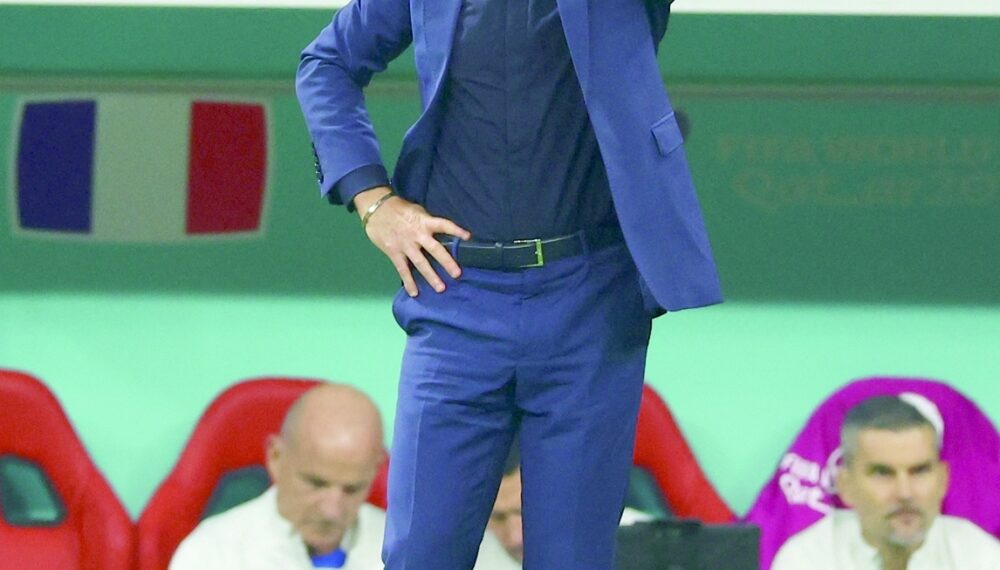 ديشامب: التأهل لنهائي المونديال أهم من مستقبلي !