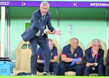 سانتوش يغادر منصبه كمدرب للمنتخب البرتغالي