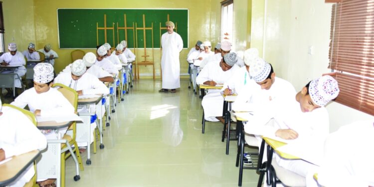 استمرار الدراسة بعد الامتحانات.. هل يصب في مصلحة الطالب أم يراكم المتاعب ! 1 استمرار الدراسة بعد الامتحانات.. هل يصب في مصلحة الطالب أم يراكم المتاعب !