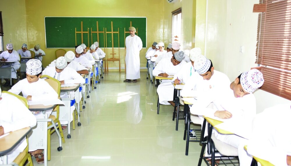 استمرار الدراسة بعد الامتحانات.. هل  يصب في مصلحة الطالب أم يراكم المتاعب !