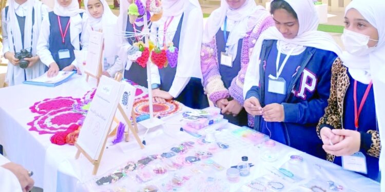 أعمال إبداعية في معرض « مواهب الشامل » بولاية السيب 1 أعمال إبداعية في معرض « مواهب الشامل » بولاية السيب