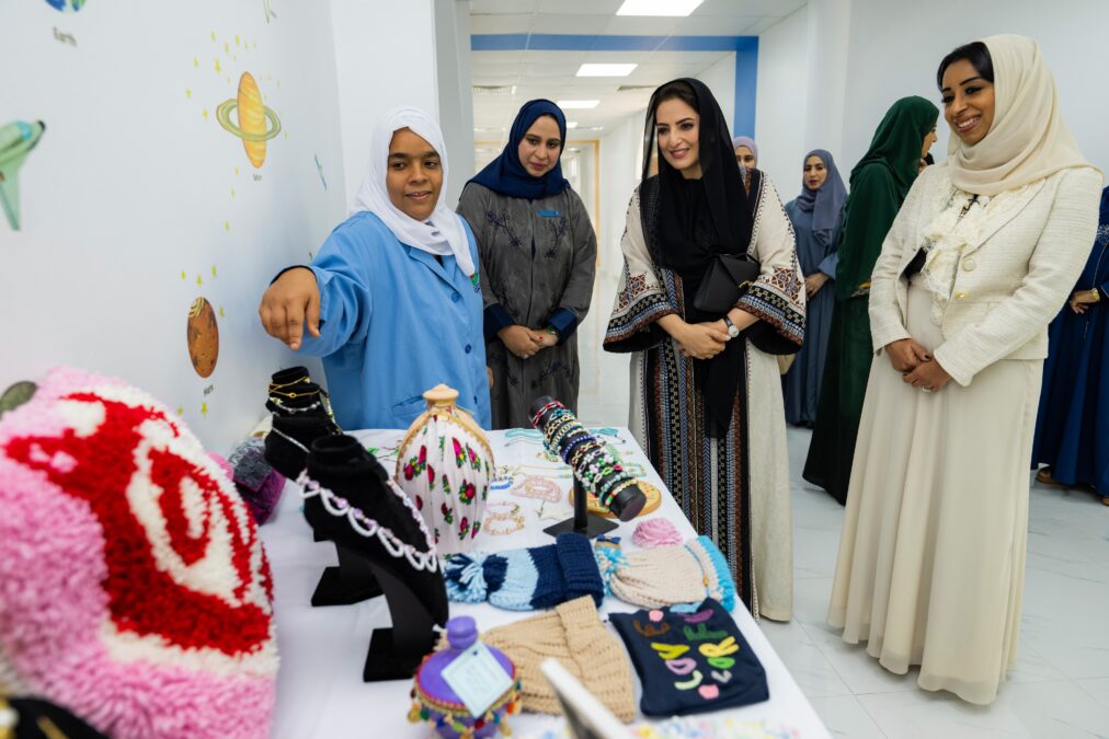 السيدة الجليلة تتفضل بزيارة جمعية الأطفال ذوي الاعاقة بالعذيبة بمحافظة مسقط 5 345A232E 063E 45C6 BF4C F92BB0753EC9