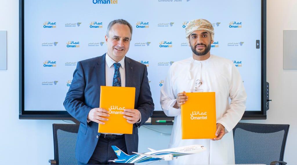 شراكة بين عمانتل والطيران العماني لتوفير “شريحة باقة الزوار” على متن الرحلات القادمة إلى سلطنة عمان
