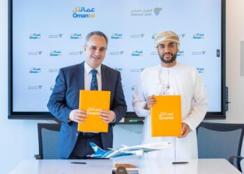 شراكة بين عمانتل والطيران العماني لتوفير “شريحة باقة الزوار” على متن الرحلات القادمة إلى سلطنة عمان