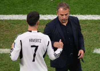 هانزي فليك: نشعر بخيبة الأمل