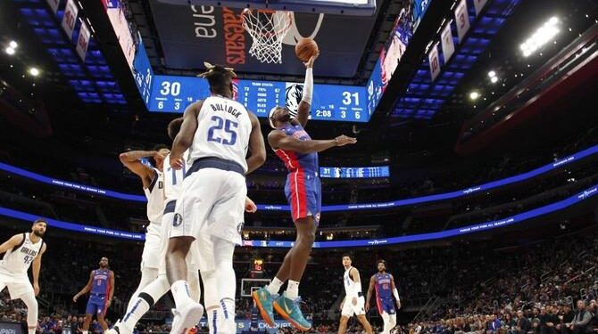 ديترويت بيستونز يُسقط مافريكس بعد التمديد