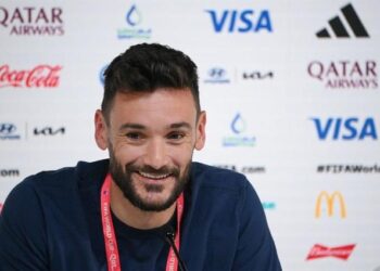 لوريس قائد الديوك “فخور” بمعادلة رقم تورام