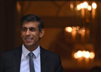 رئيس الوزراء البريطاني على تويتر: نرفع القبعة لقطر