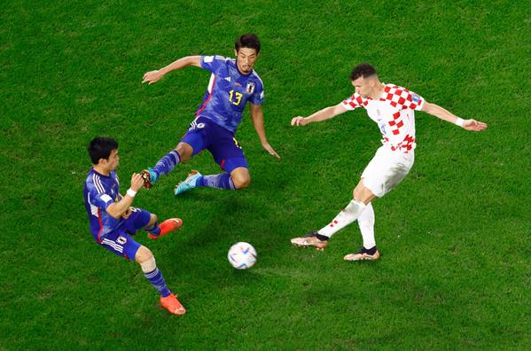 كرواتيا في ربع النهائي بفضل ركلات الترجيح 3 4537698 2022 12 05T163511Z 836401155 UP1EIC51A2LHL RTRMADP 3 SOCCER WORLDCUP JPN CRO REPORT