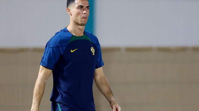 كريستيانو رونالدو على دكة البدلاء في مواجهة سويسرا