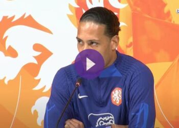 فيرجيل فان دايك: “فان خال مختلف عن أي مدرب آخر”