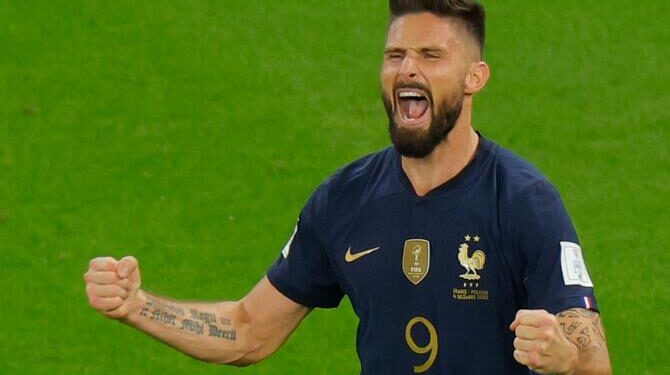 رئيس الاتحاد الفرنسي يكرم جيرو! 1 رئيس الاتحاد الفرنسي يكرم جيرو!