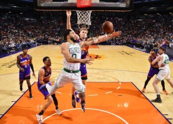 سلتيكس يتجاوز عقبة صنز بنجاح