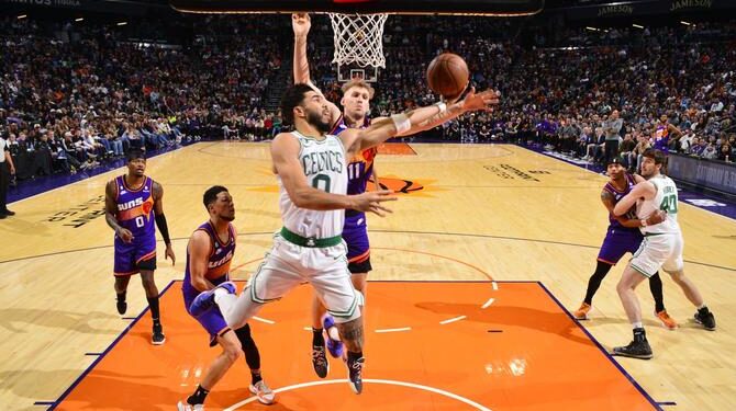 سلتيكس يتجاوز عقبة صنز بنجاح 1 سلتيكس يتجاوز عقبة صنز بنجاح