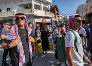 وكالة بلومبيرغ: مشجعو كأس العالم FIFA قطر 2022™يقتربون من إنفاق مبالغ قياسية