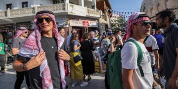 وكالة بلومبيرغ: مشجعو كأس العالم FIFA قطر 2022™يقتربون من إنفاق مبالغ قياسية