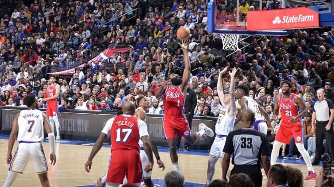 هاردن يقود سيكسرز للفوز على ليكرز بعد التمديد 1 هاردن يقود سيكسرز للفوز على ليكرز بعد التمديد