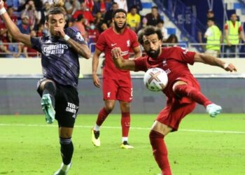ليون يفوز على ليفربول في كأس سوبر دبي